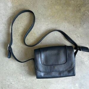 Liz Claiborne 90s Black Faux Leather Compartment Shoulder Bag